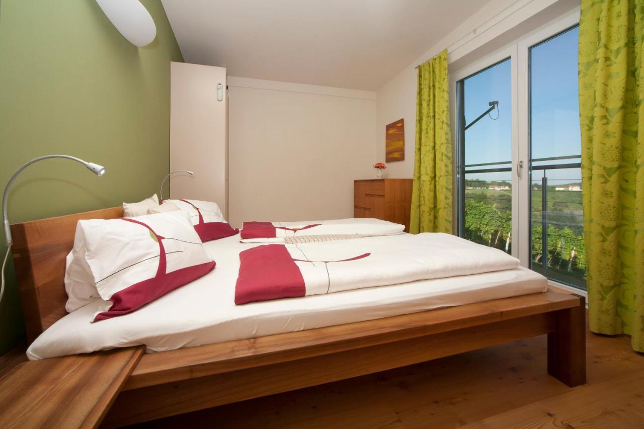 Ferienhaeuser Im Weingarten Fehring Экстерьер фото